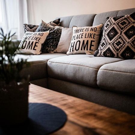 Art Downtown Alecsandri St Luxury Apartment Oradea Eksteriør billede