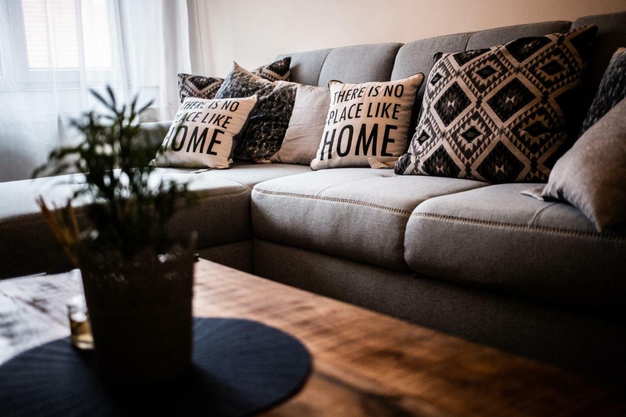 Art Downtown Alecsandri St Luxury Apartment Oradea Eksteriør billede