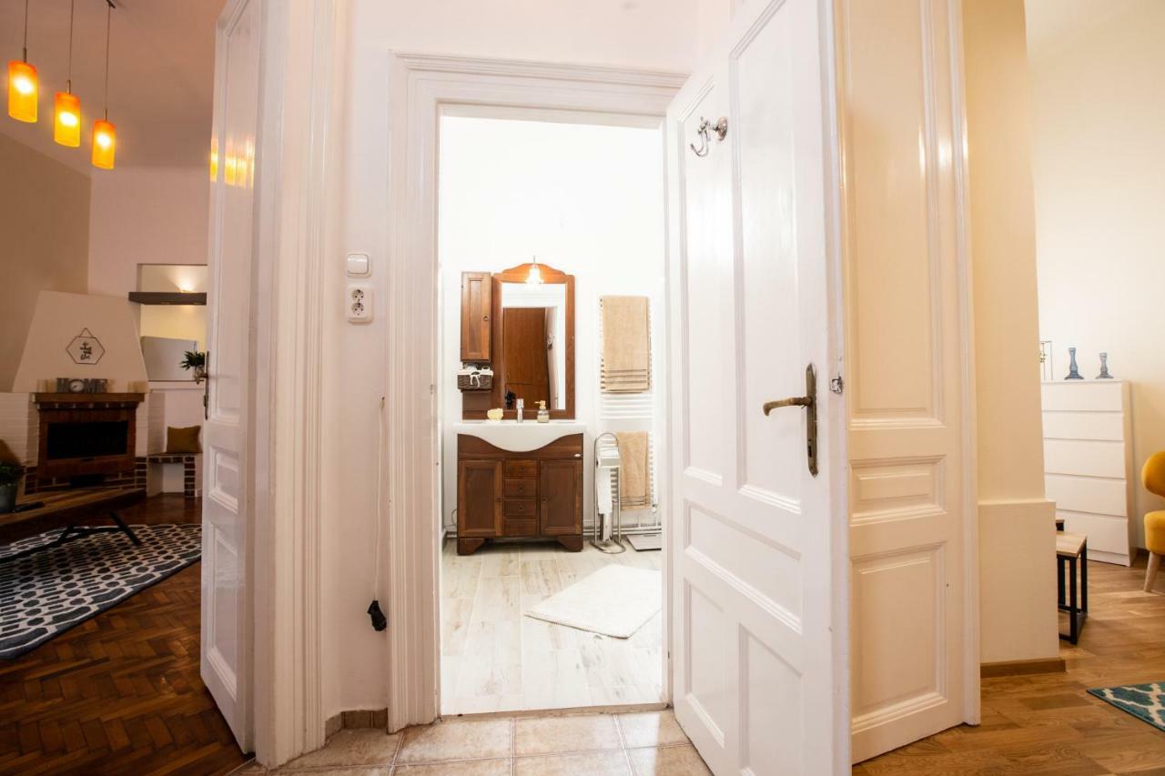 Art Downtown Alecsandri St Luxury Apartment Oradea Eksteriør billede