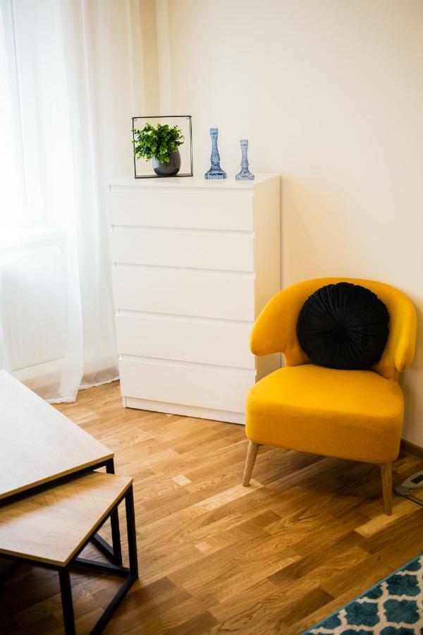 Art Downtown Alecsandri St Luxury Apartment Oradea Eksteriør billede